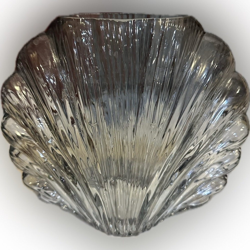 CLEAR GLASS SHELL VASE FLOWER ART 6.5” x 8” x 3.25” DECOR BEACH OCEAN LAKE RIVER